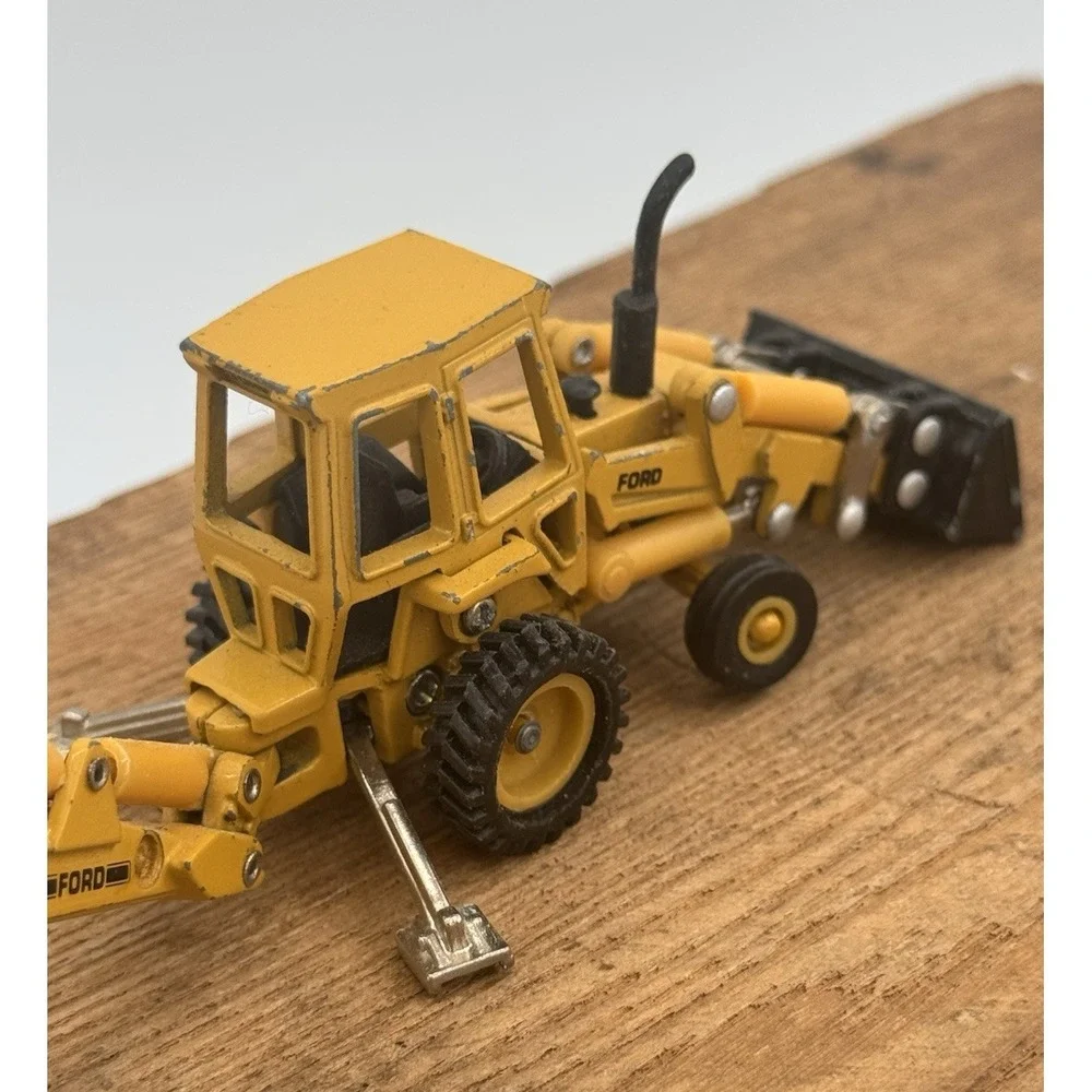 Vintage ERTL Ford Tractor Loader Backhoe Diecast Toy 2288ZD Dyersville Iowa